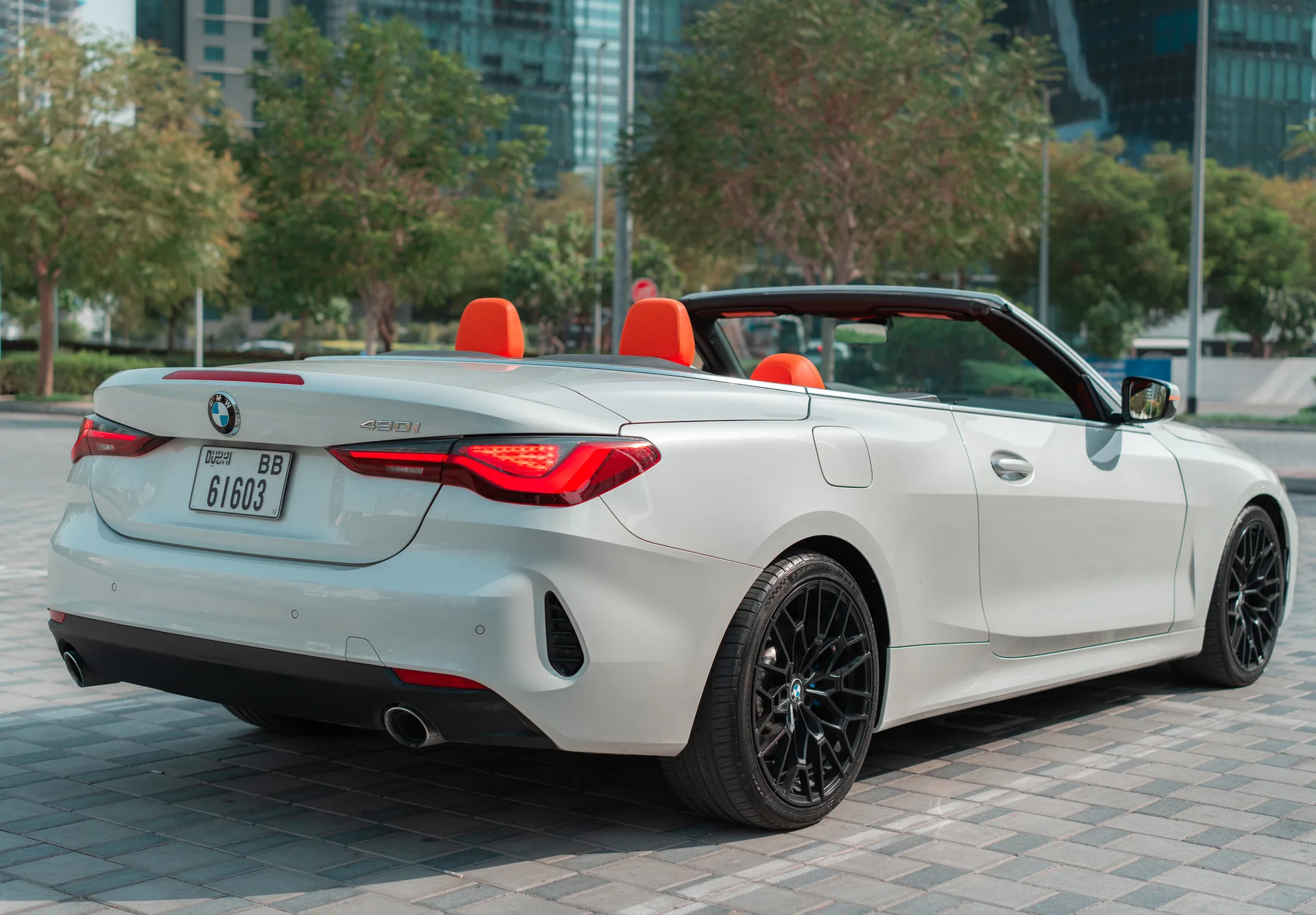 BMW 430i Cabrioletriolet exterior
