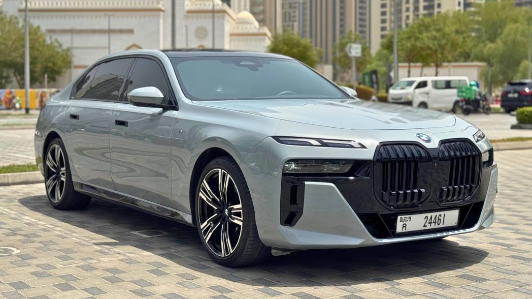 BMW 740 Nardo Gray gallery page 2