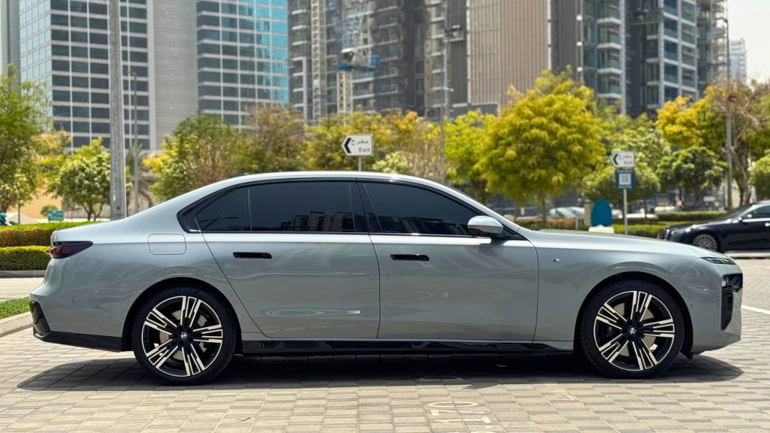 BMW 740 Nardo Gray gallery page 3