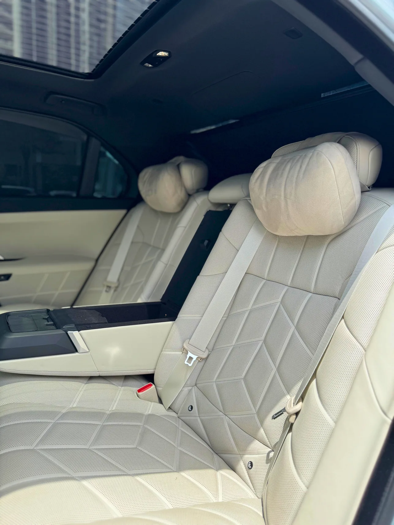 BMW 740 Nardo Gray interior