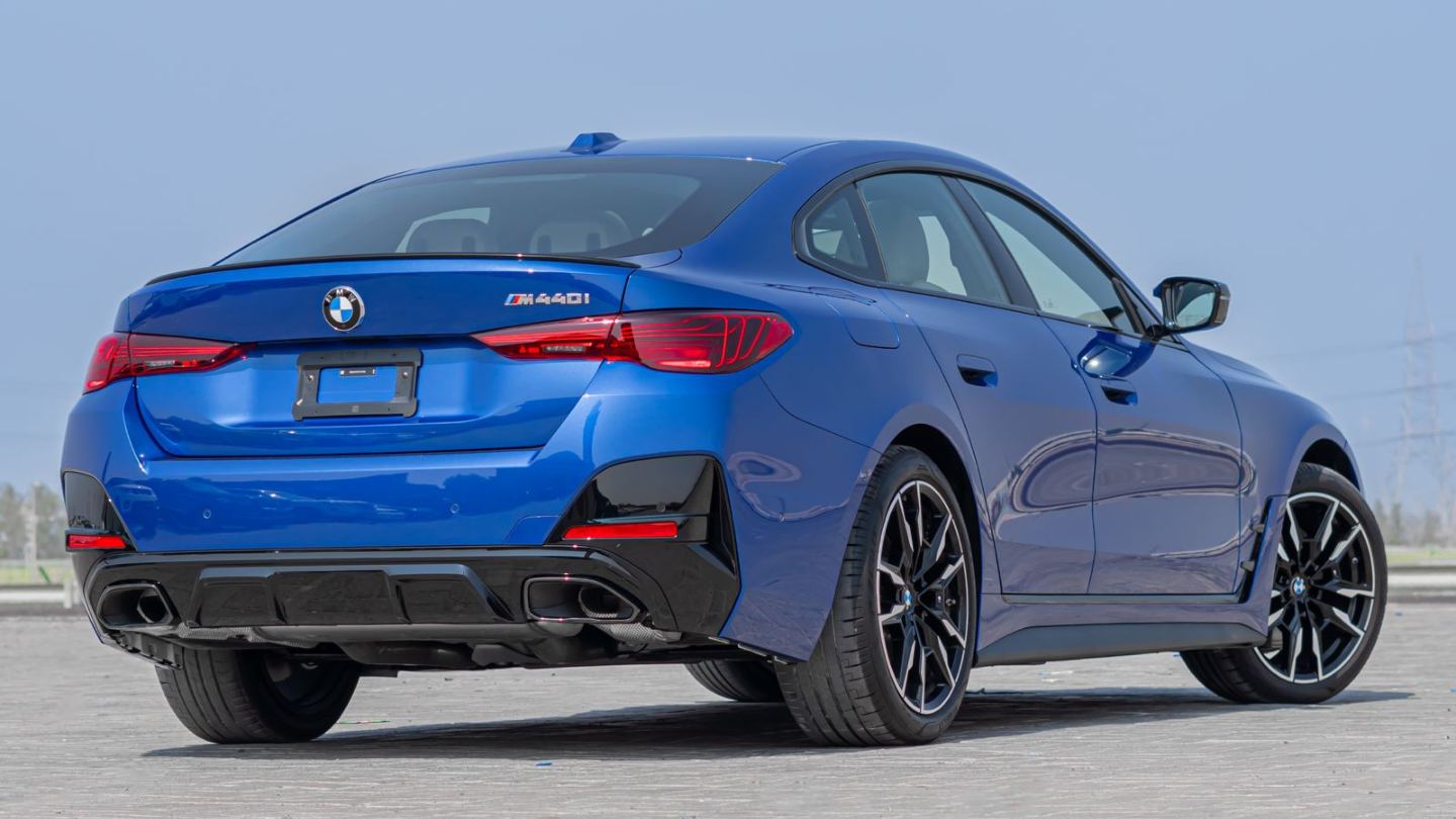 BMW M440i Sedan 2026 gallery page 3