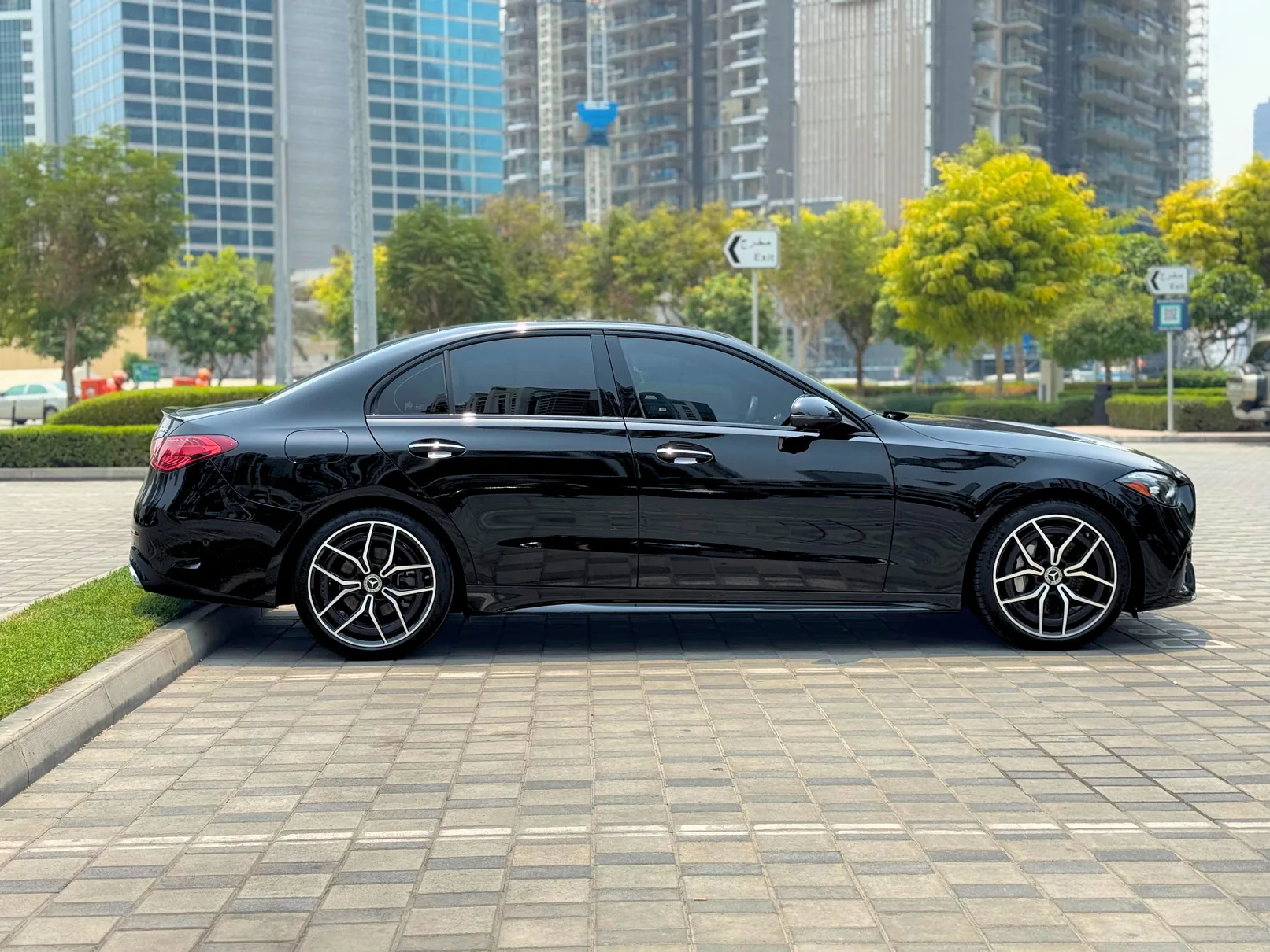 Mercedes C300 Black exterior