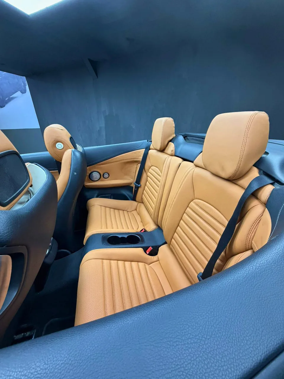 Mercedes C300 Convertible interior
