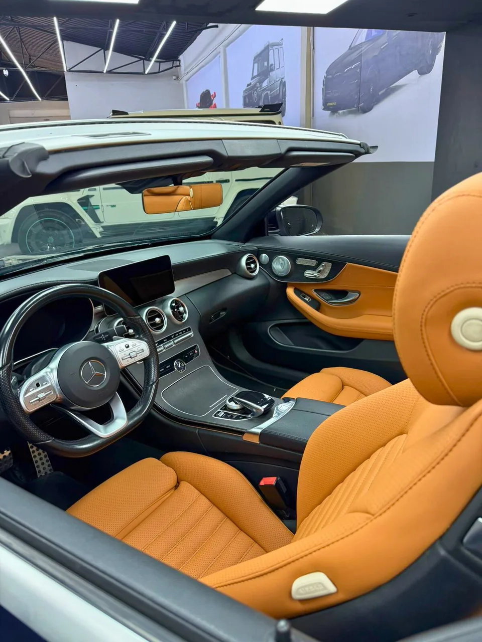Mercedes C300 Convertible interior