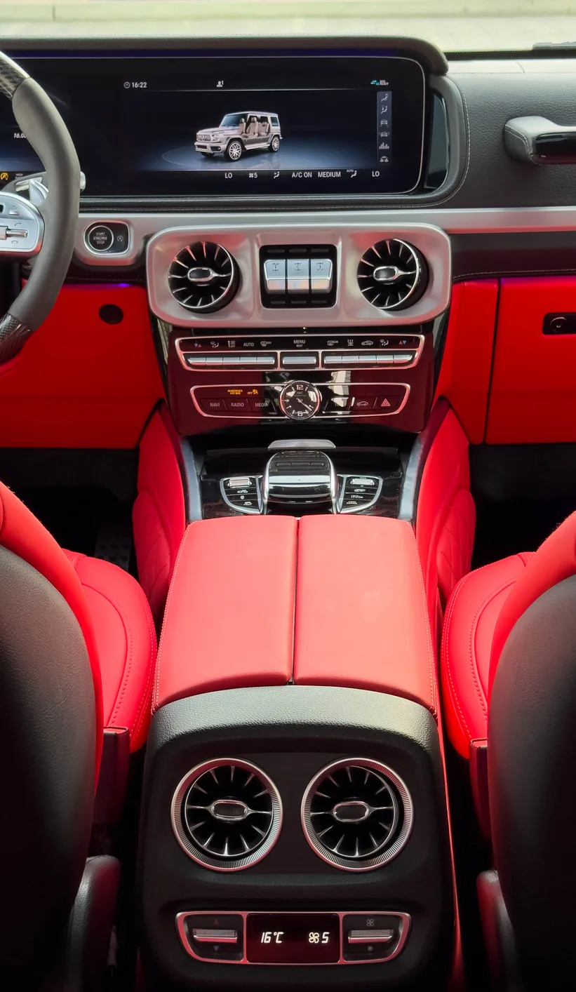Mercedes G63 Black interior