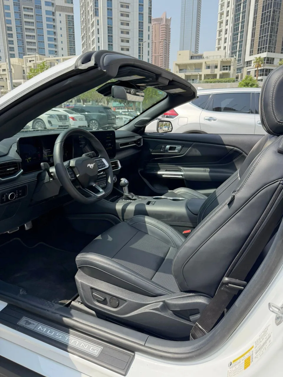 Mustang Convertible 2025 interior