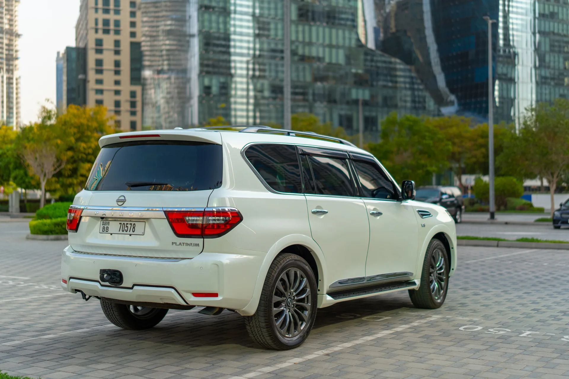 Nissan Patrol V8 Platinum exterior