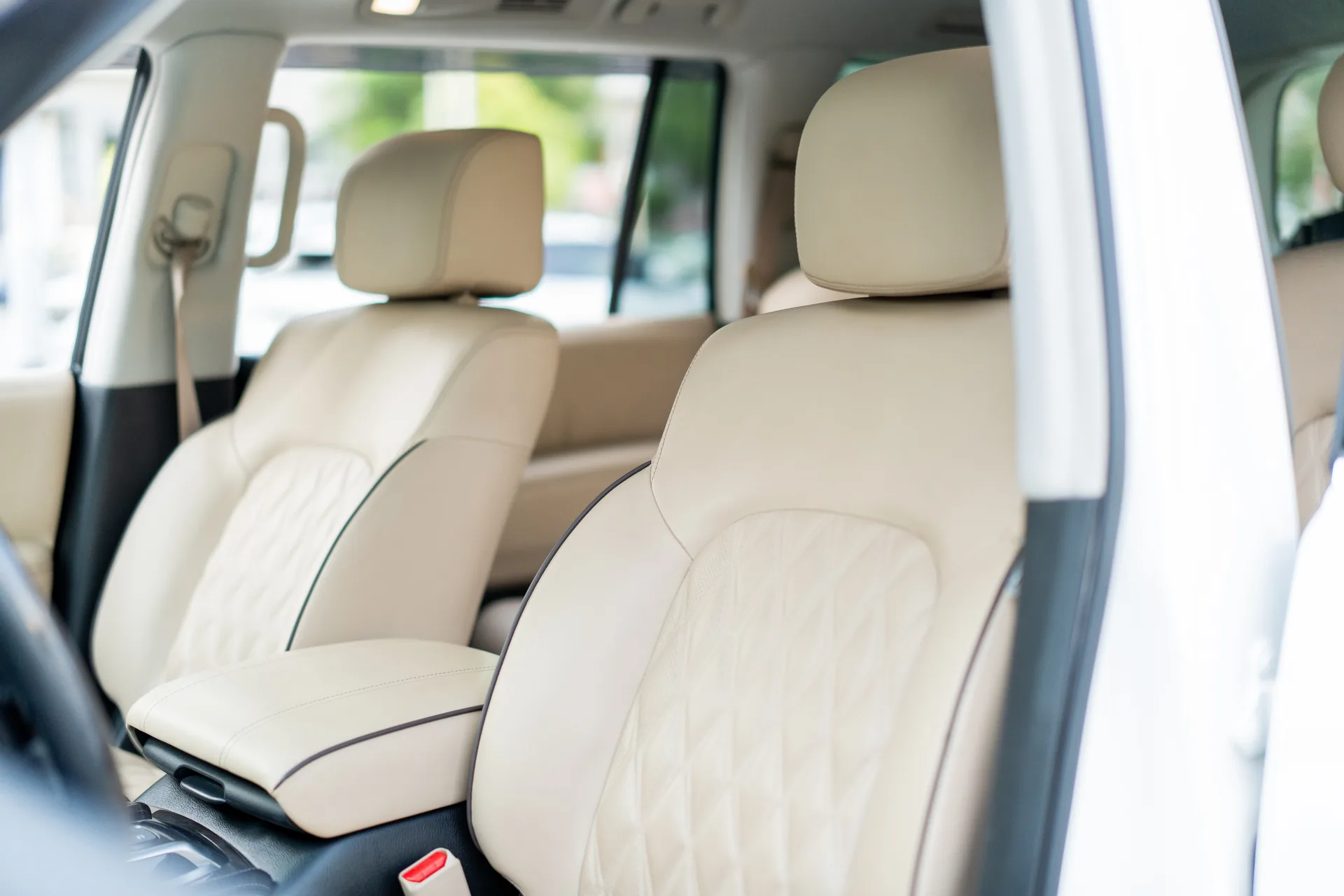 Nissan Patrol V8 Platinum interior