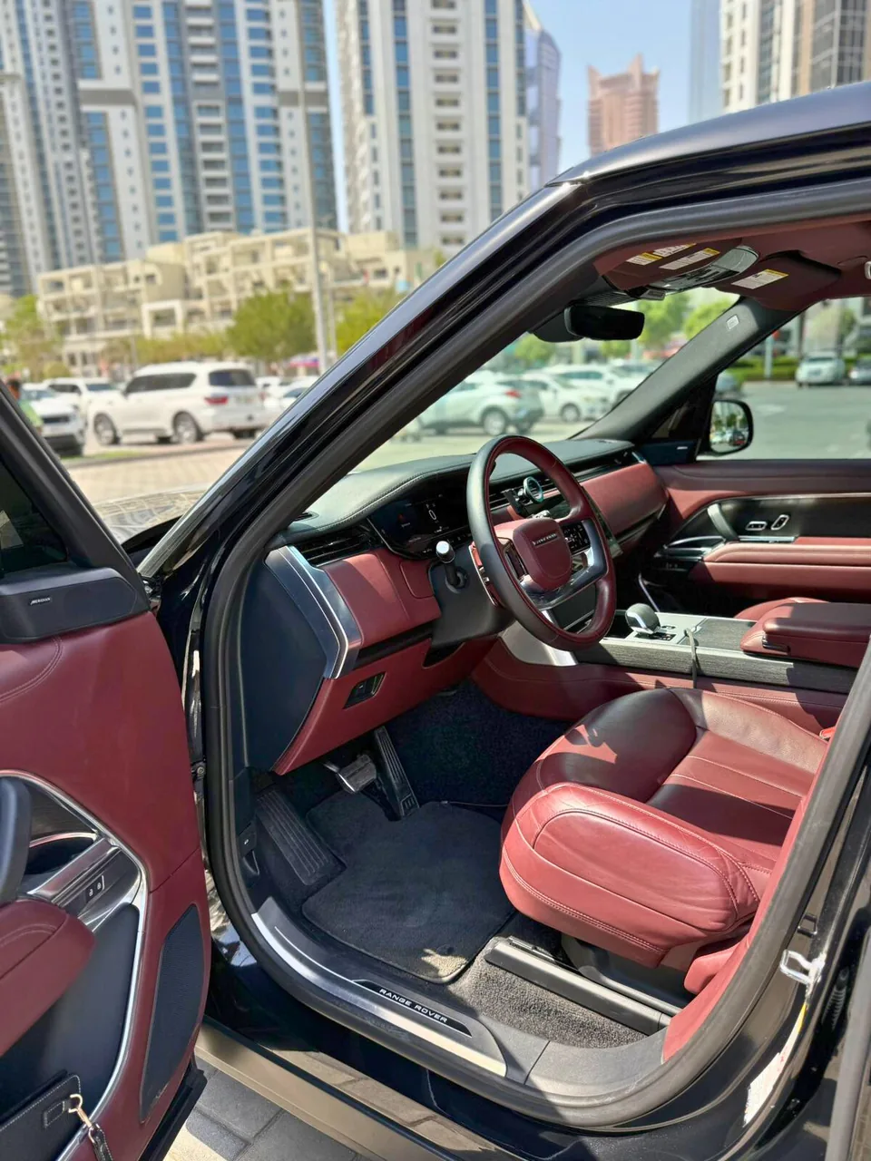 Range Rover Vogue V8 interior