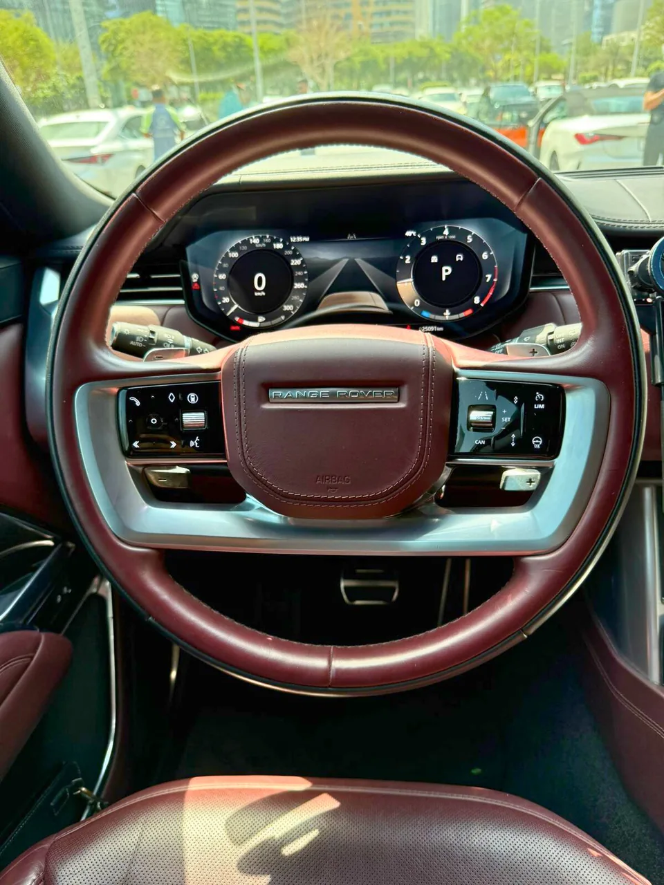 Range Rover Vogue V8 interior